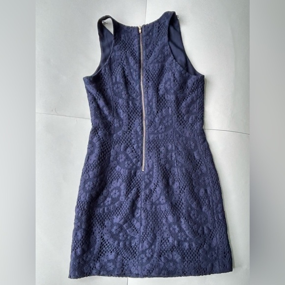 LILLY Pulitzer Augusta Shift Dress 2 navy lace - Picture 3 of 9
